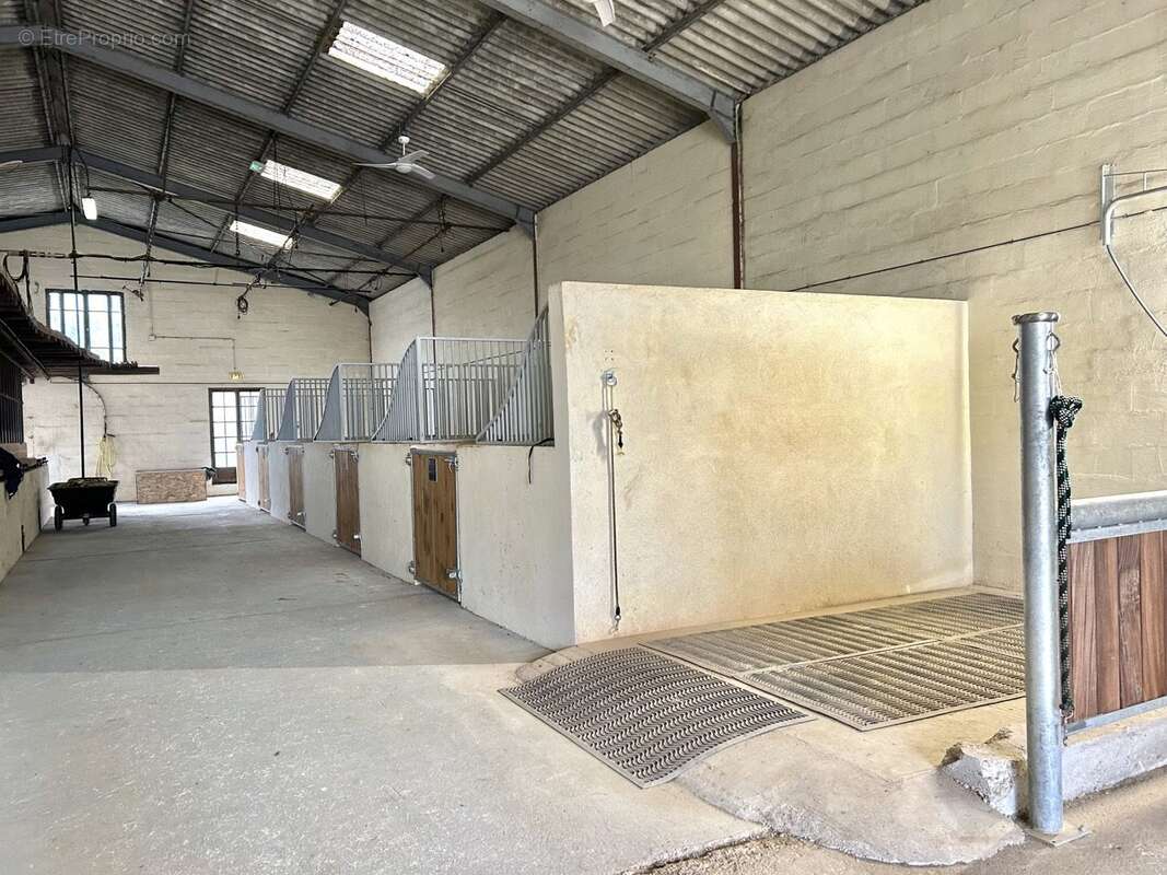 Maison 140 m² à Lancon-Provence  - photo 7