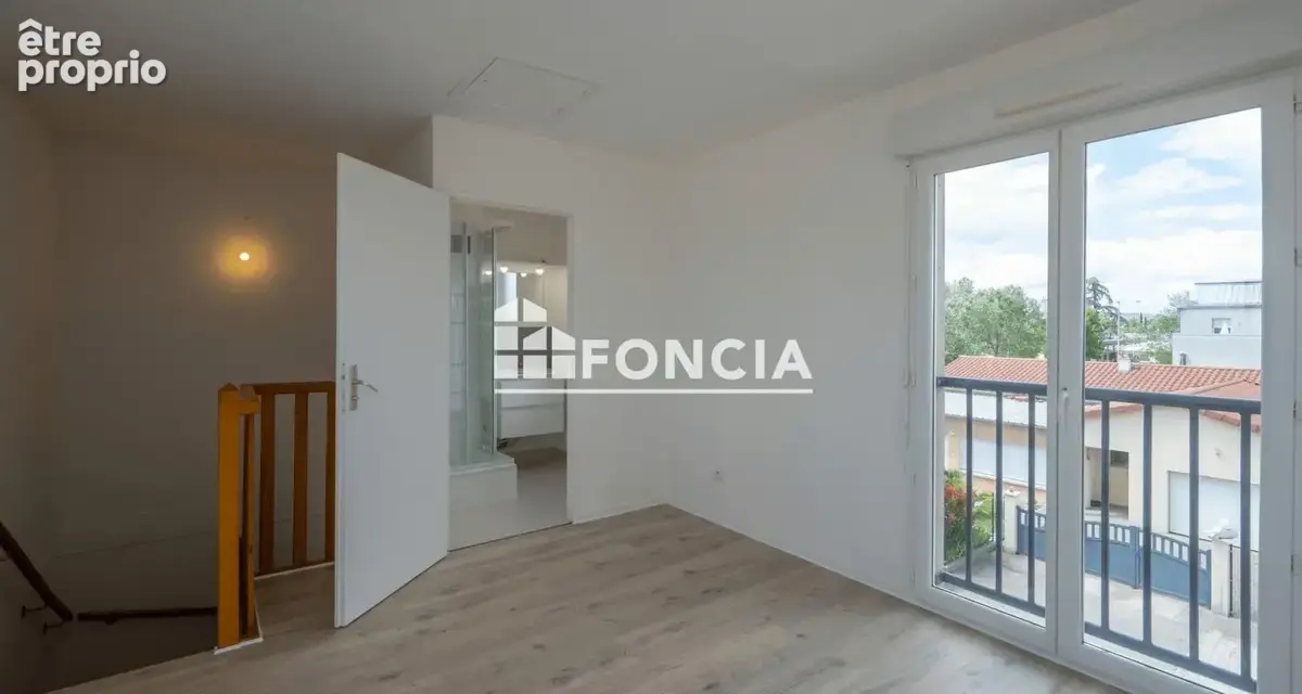 Bourg-Les-Valence - Maison 98m² - 4 chambres - Carport - photo 12