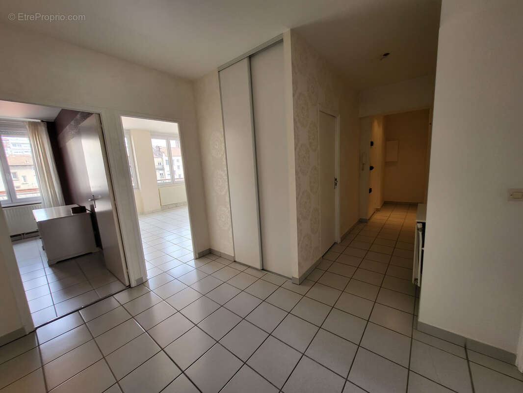 Appartement à SAINT-ETIENNE