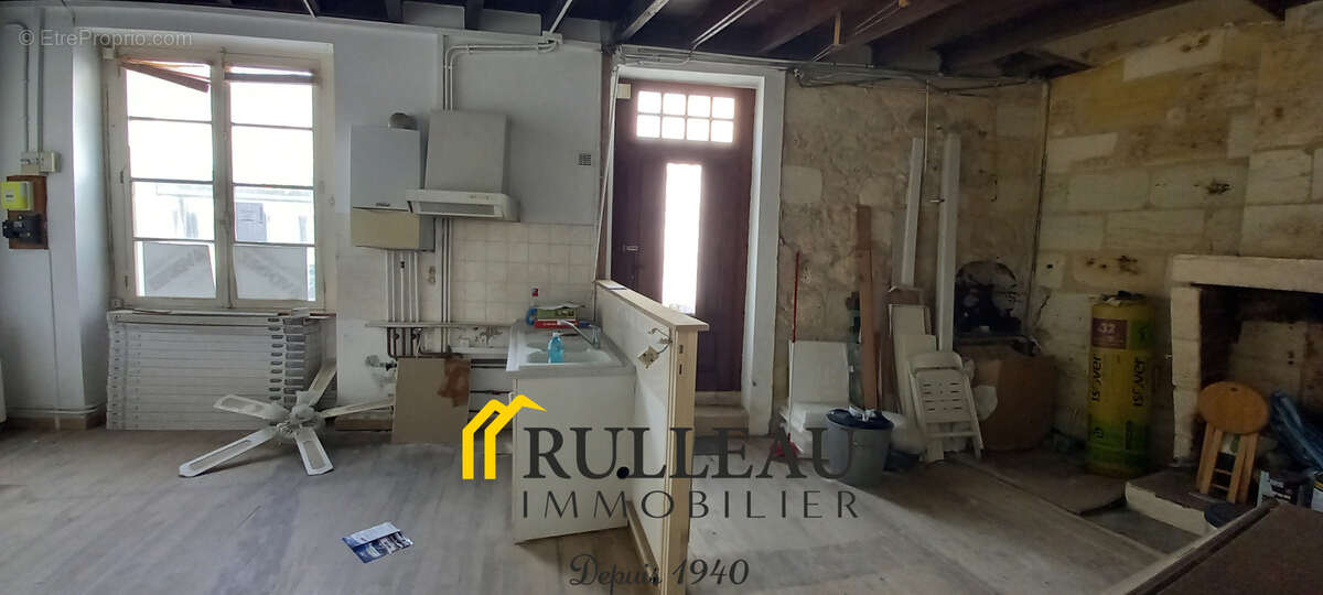 Bourg proche toutes commodites - photo 3