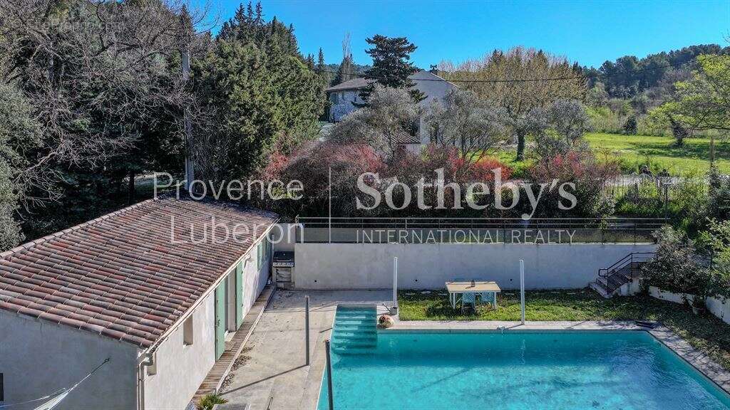 Maison à L'ISLE-SUR-LA-SORGUE