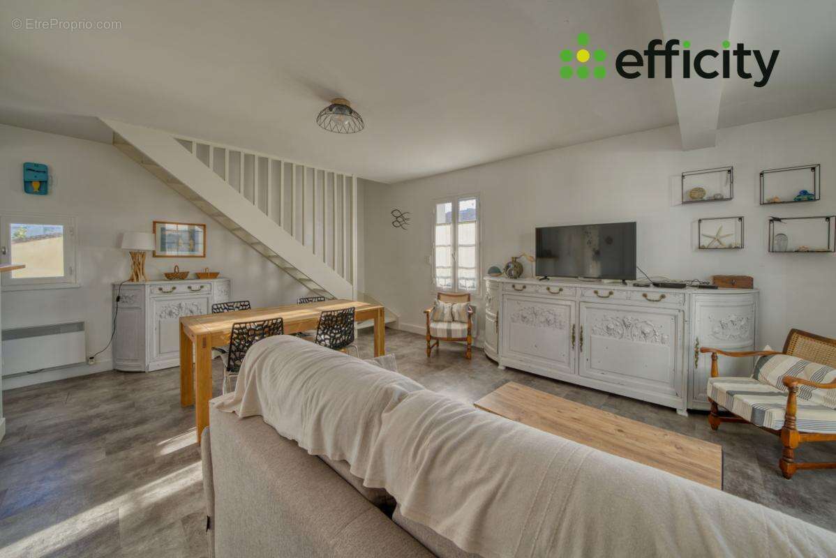 Appartement à SAINT-MARTIN-DE-RE