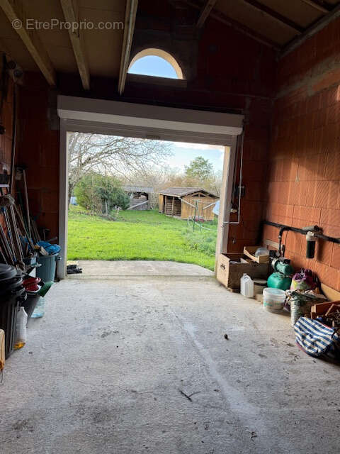 Maison à SAINT-BONNET-SUR-GIRONDE