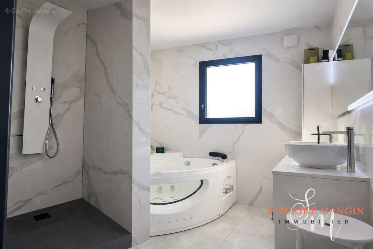 Maison à BOURG-DE-PEAGE