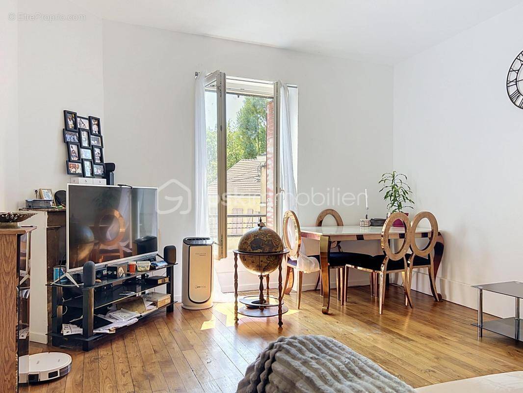 Appartement à CORBEIL-ESSONNES