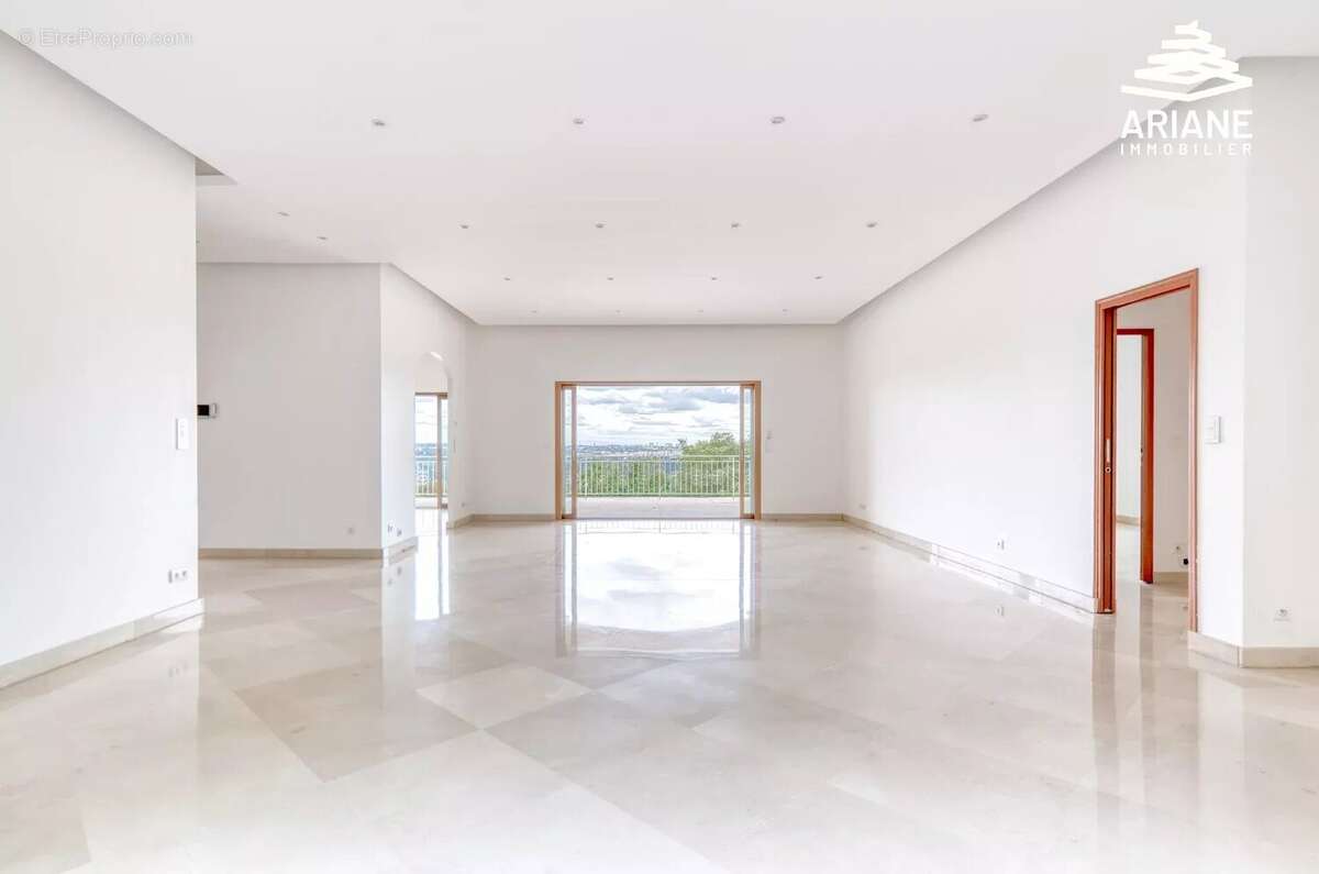 Maison à SAINT-CYR-AU-MONT-D&#039;OR