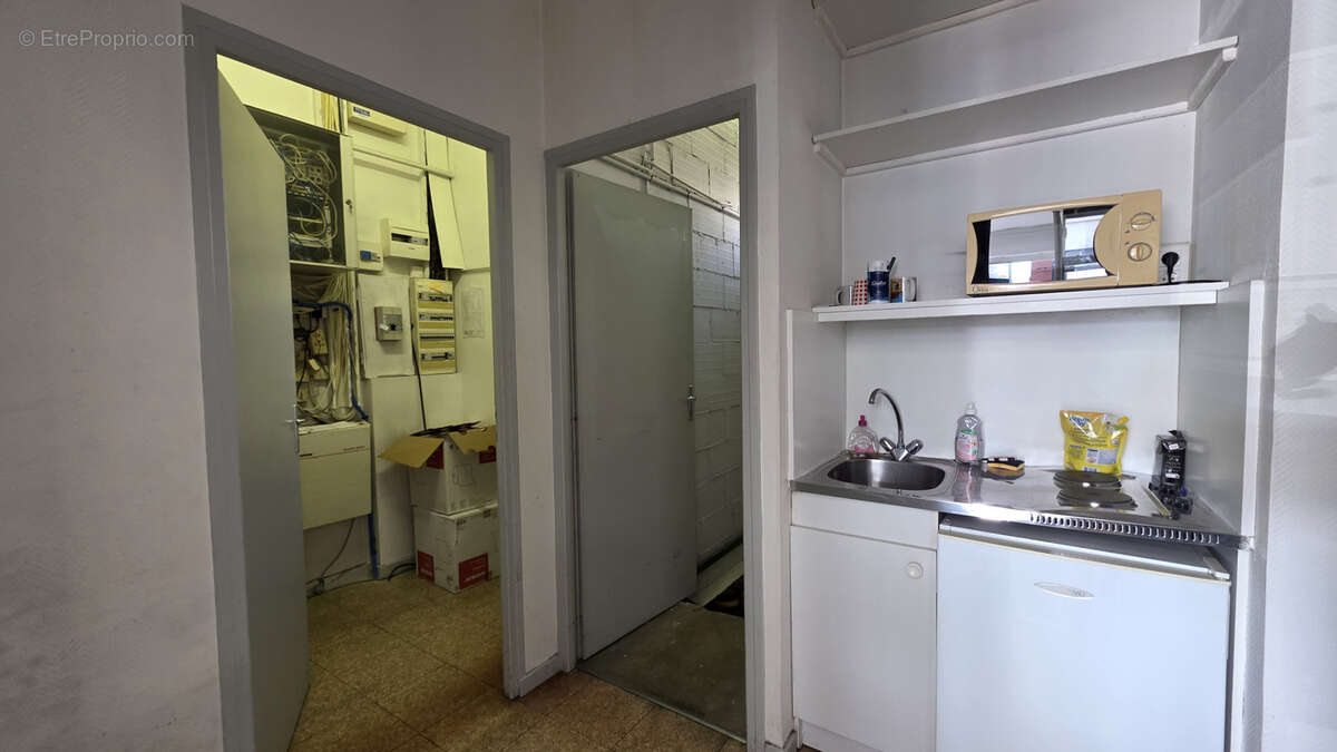 Commerce à SAINT-PRIEST