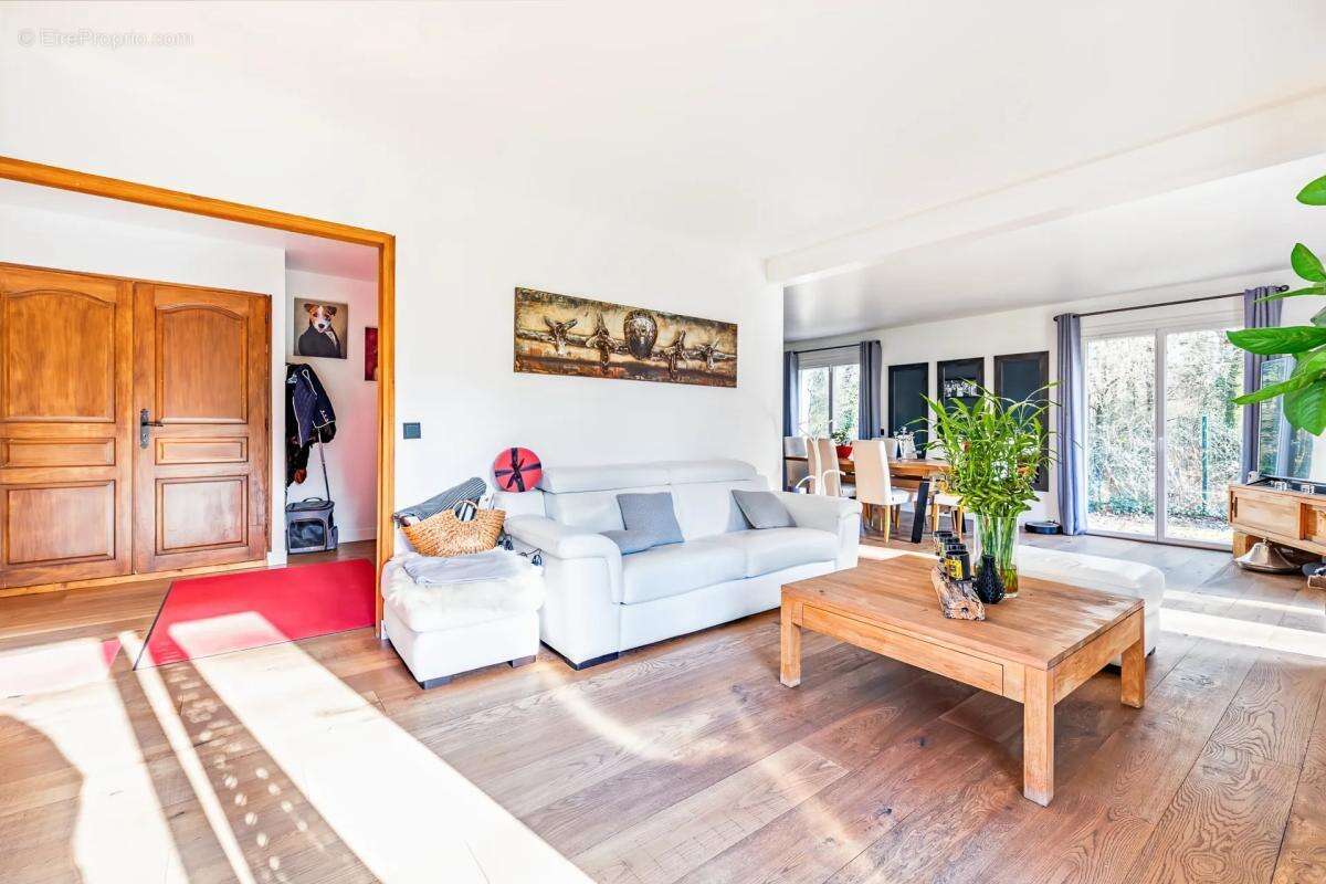 Maison à SAINT-FARGEAU-PONTHIERRY