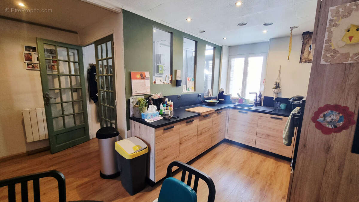 Maison à MONTREAL-LA-CLUSE