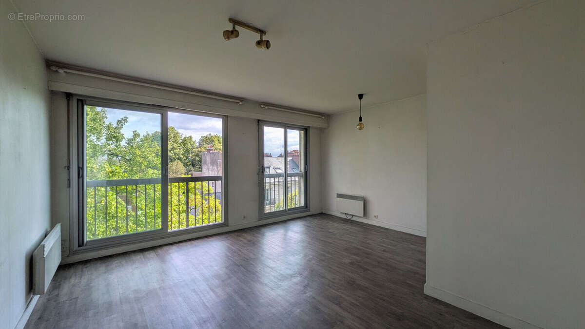 Nantes Guist'hau, Appartement avec VUE T2 de 50 m² DPE en D, cave et parking. - photo 3