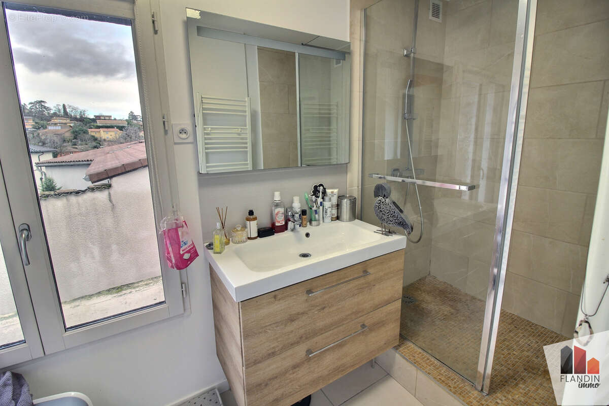 Appartement à IRIGNY