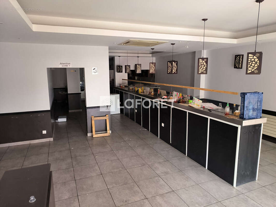 Commerce à LES MUREAUX