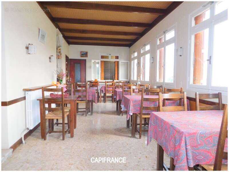 Commerce à LE CHAFFAUT-SAINT-JURSON