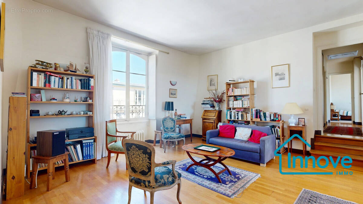 Appartement à VERSAILLES