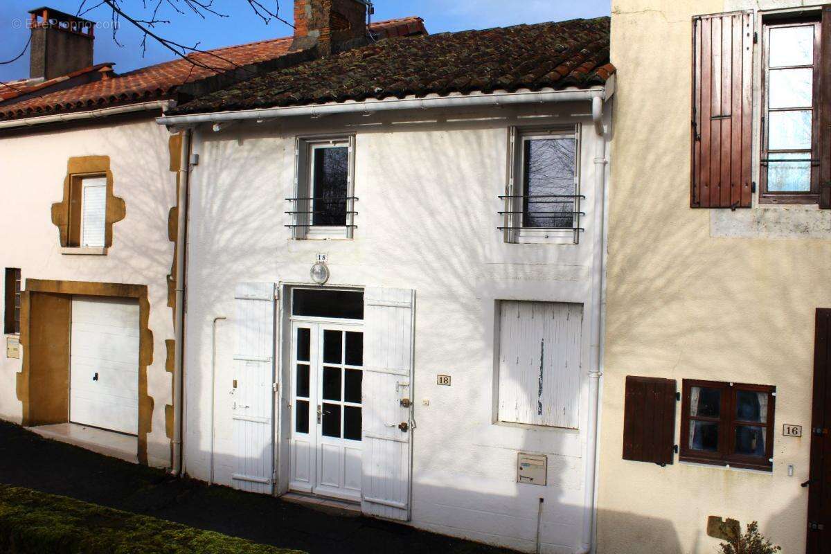 Maison à AVAILLES-LIMOUZINE