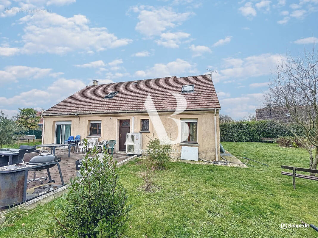 Maison à LA CHAPELLE-RABLAIS