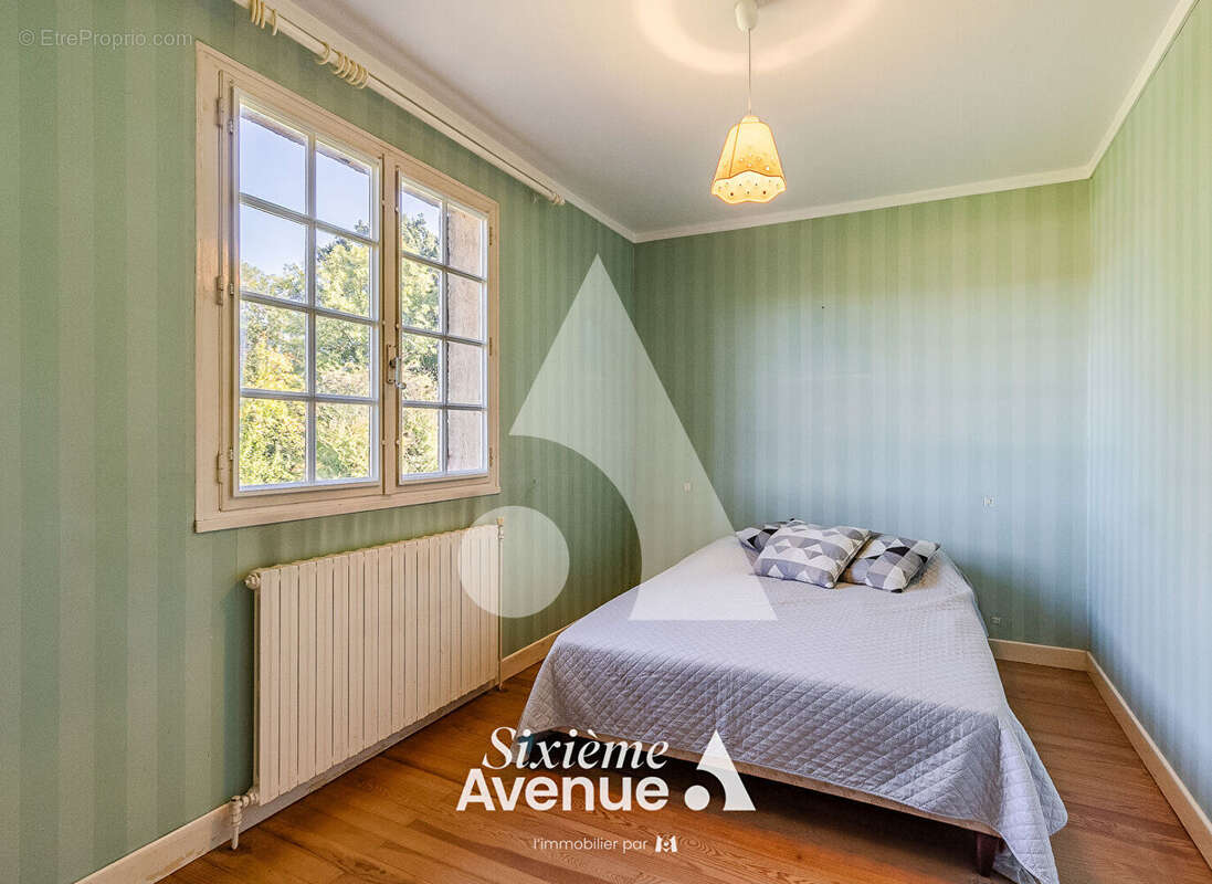 Maison à CHAZAY-D&#039;AZERGUES