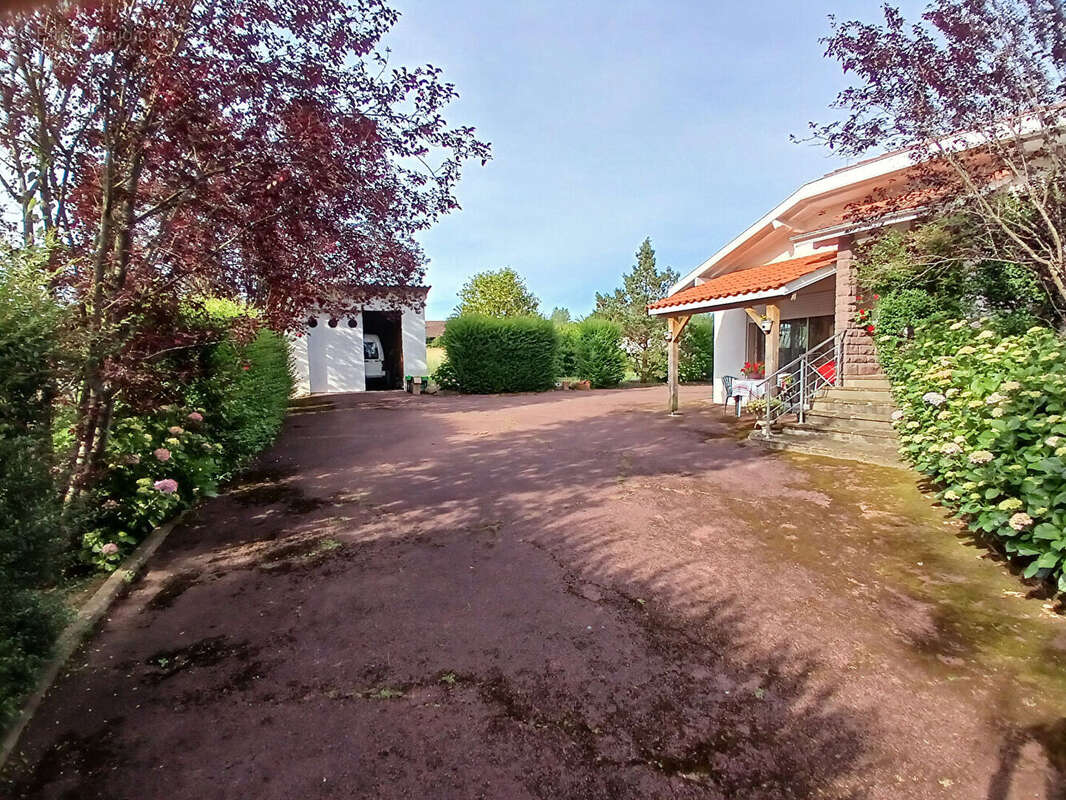 Maison à SAINT-PEE-SUR-NIVELLE
