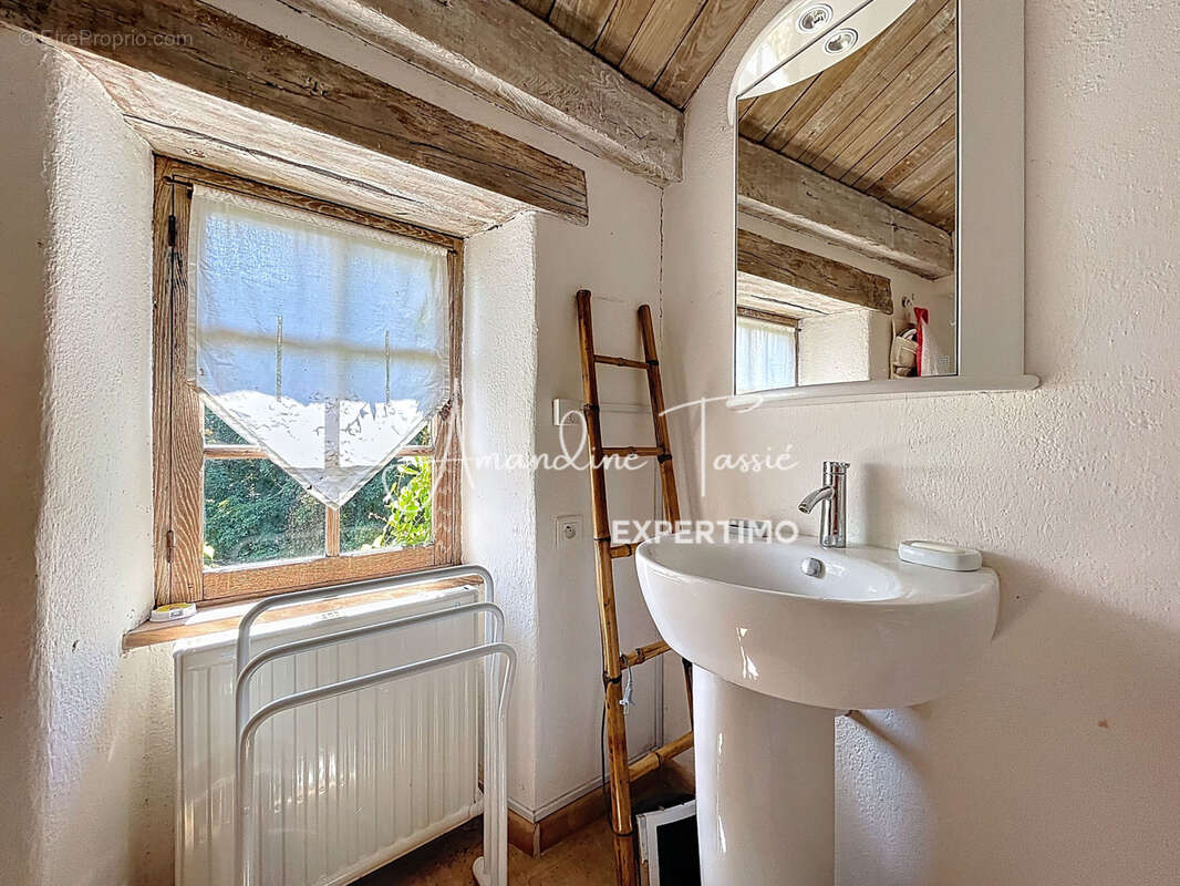 À vendre   Ancien prieuré du XIVe siècle entièrement rénové   Larzac, charme et autonomie - photo 23