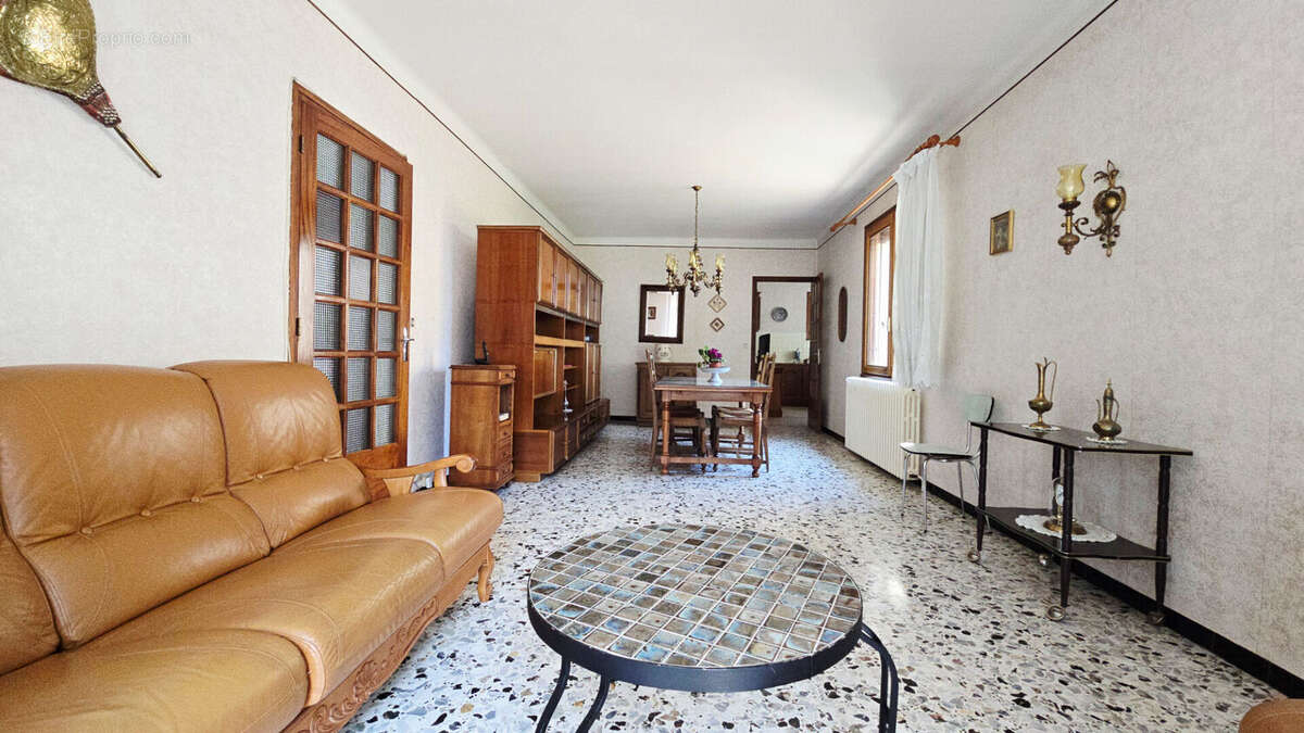 Maison à BAGNOLS-SUR-CEZE