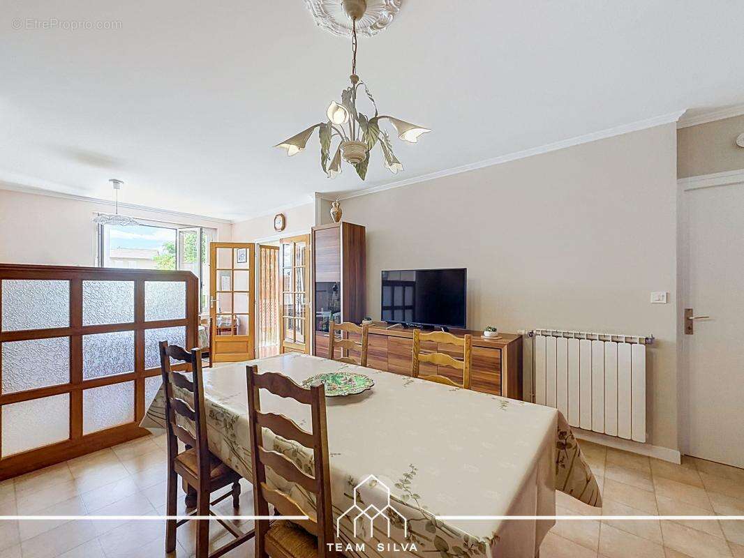 Maison 110 m² à Communay  - photo 7