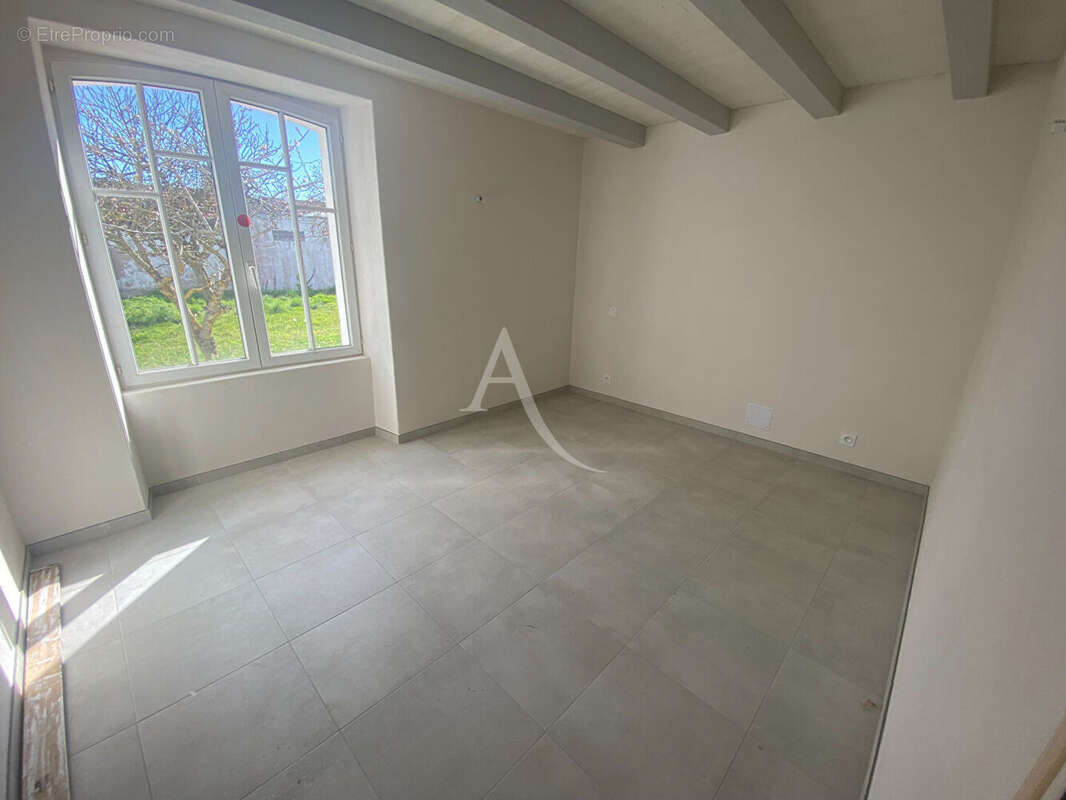 Maison à L&#039;EPINE