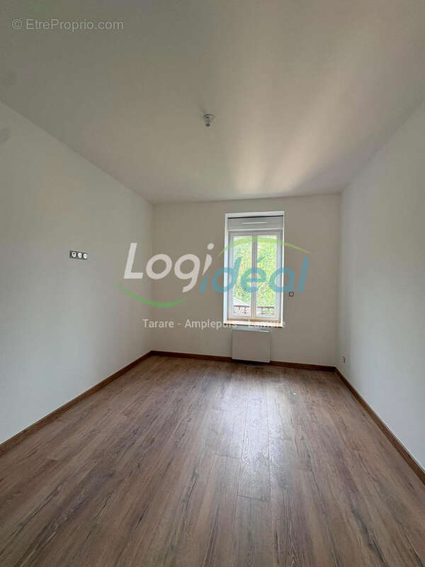 Appartement entièrement rénové avec goût - photo 9