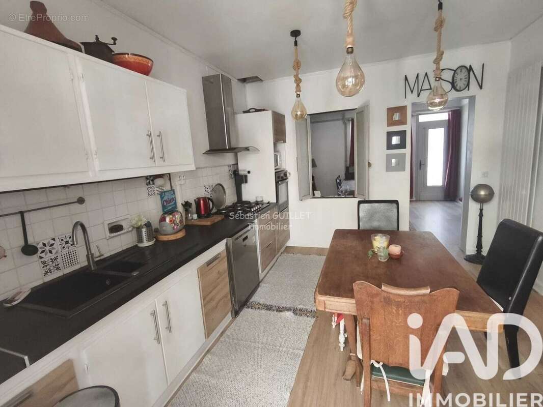 Photo 5 - Maison à LE MESNIL-SAINT-DENIS