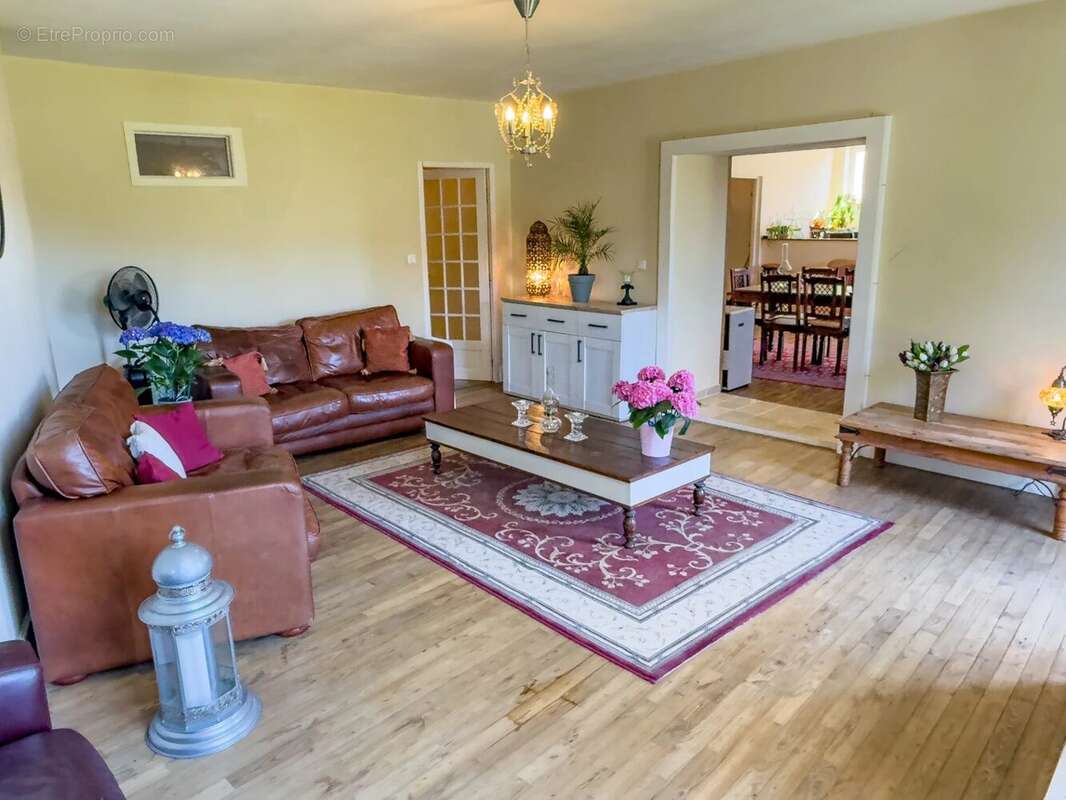 Maison à SAINT-SAUD-LACOUSSIERE