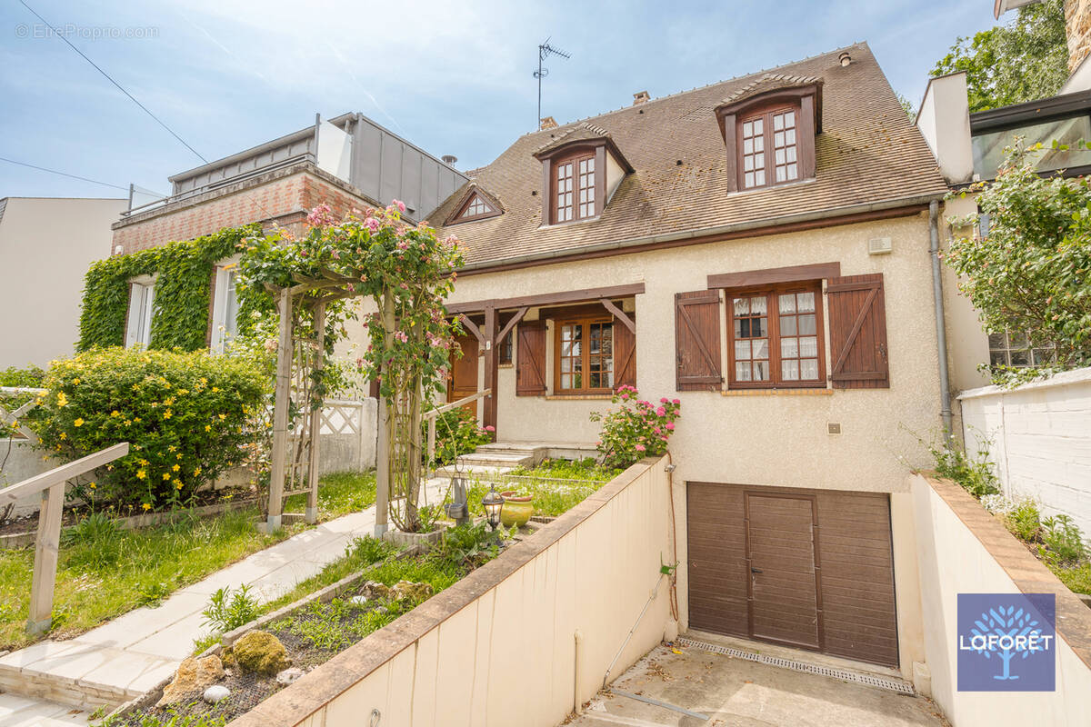 Maison à LES PAVILLONS-SOUS-BOIS