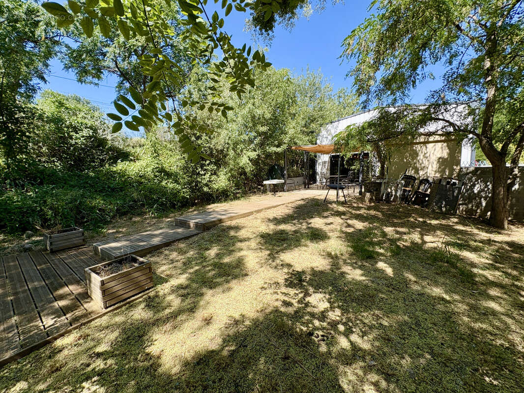 Villa contemporaine de 156 m2   3 suites   Terrain clos de 867 m2 - photo 13