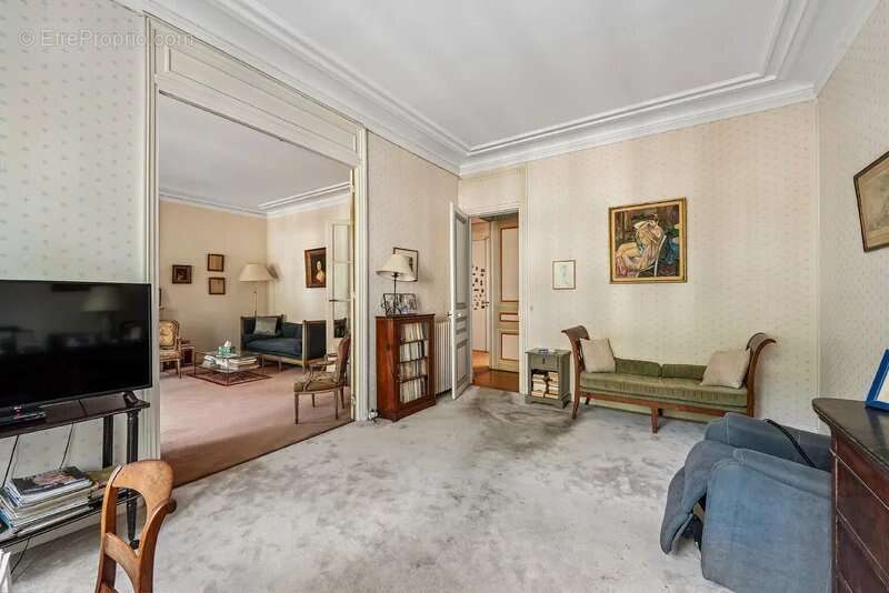 Appartement à PARIS-7E