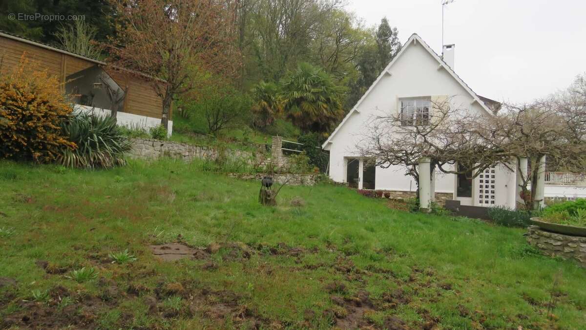 Maison à DROUE-SUR-DROUETTE