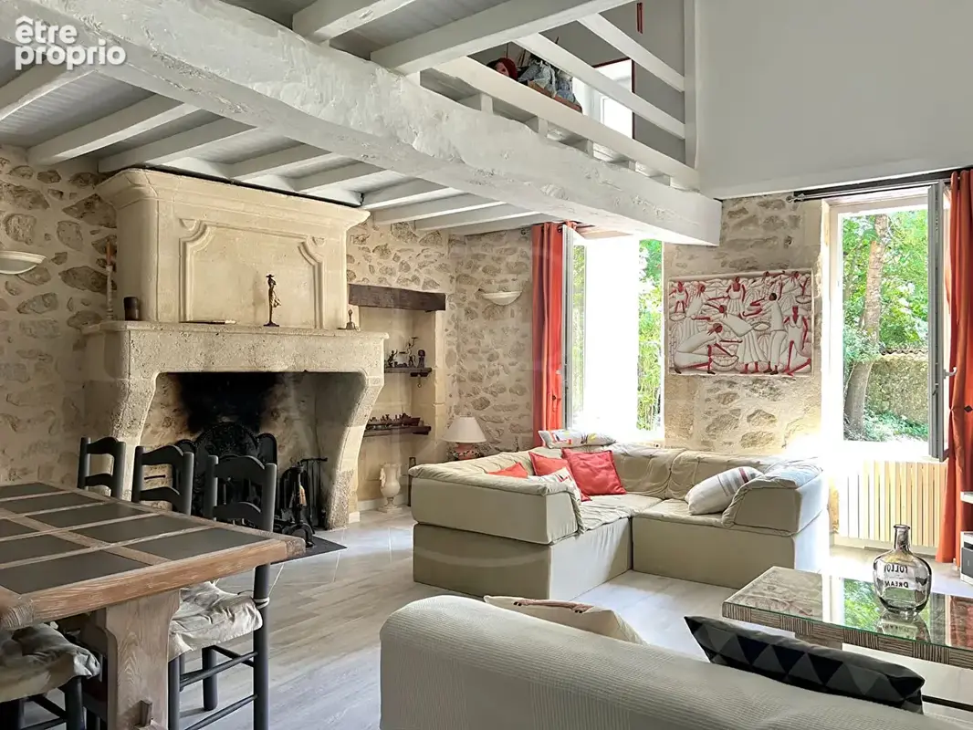 Belle maison en pierre dans un village paisible - photo 4