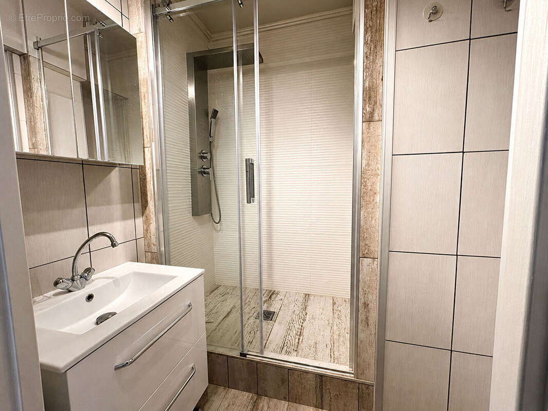 À vendre : Appartement de 70m² 4 pièces à Saint Étienne - photo 2