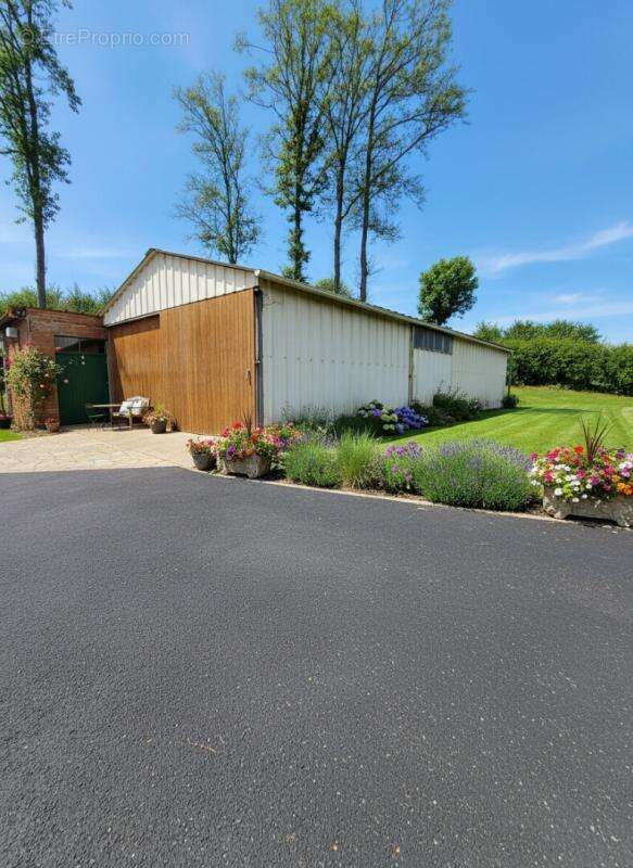 Nord Vendome, pavillon tout confort sur terrain 1,5 ha et dépendances - photo 13