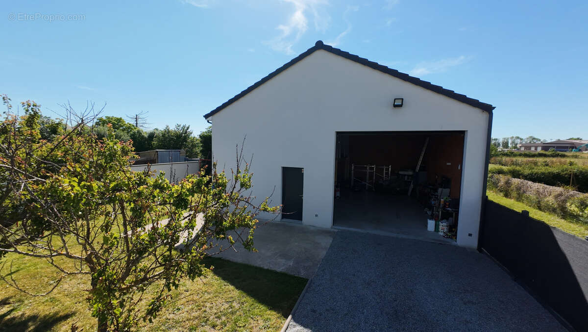 Maison à YZEURE