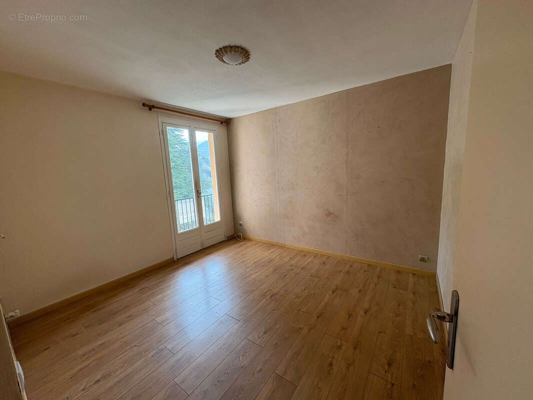 Appartement à TENDE