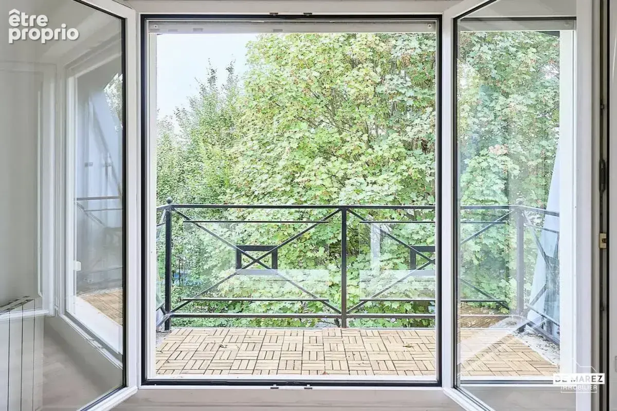 Exclusivite : t2 renove au dernier etage avec balcon, garage et cave ! - photo 3