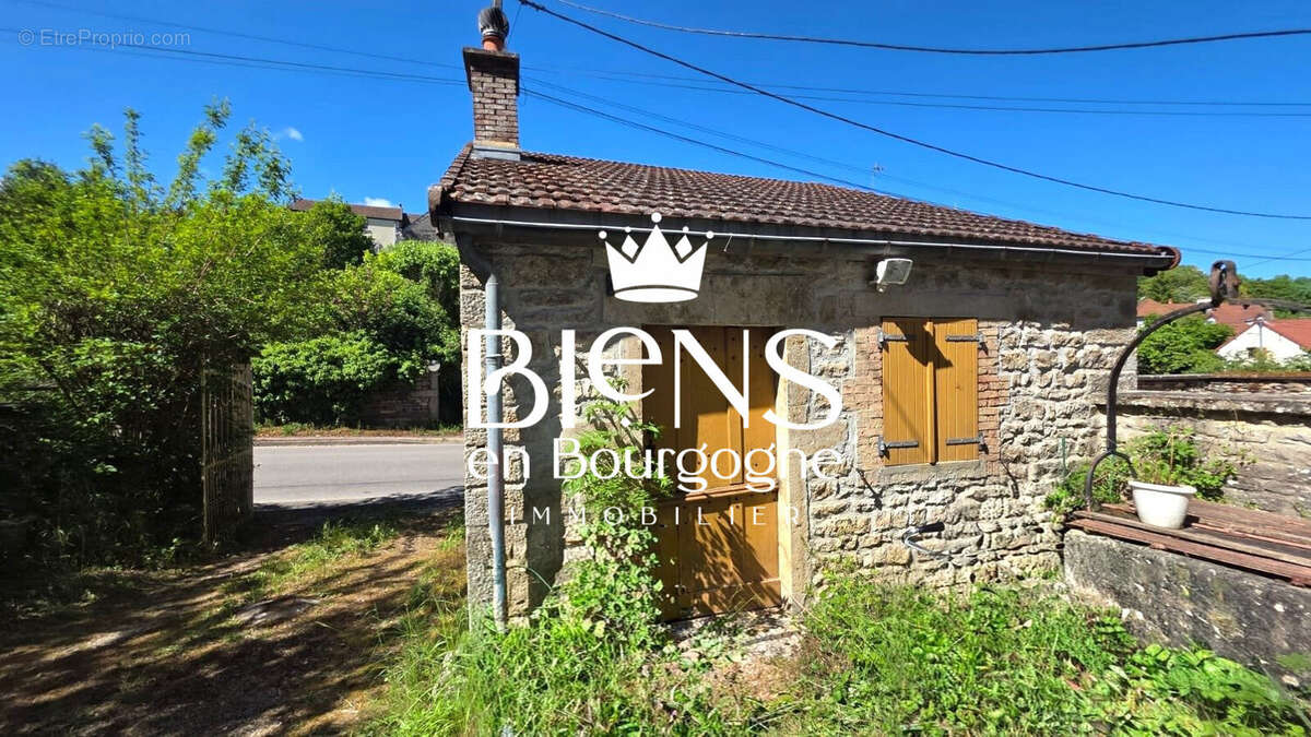 Maison à LA ROCHEPOT