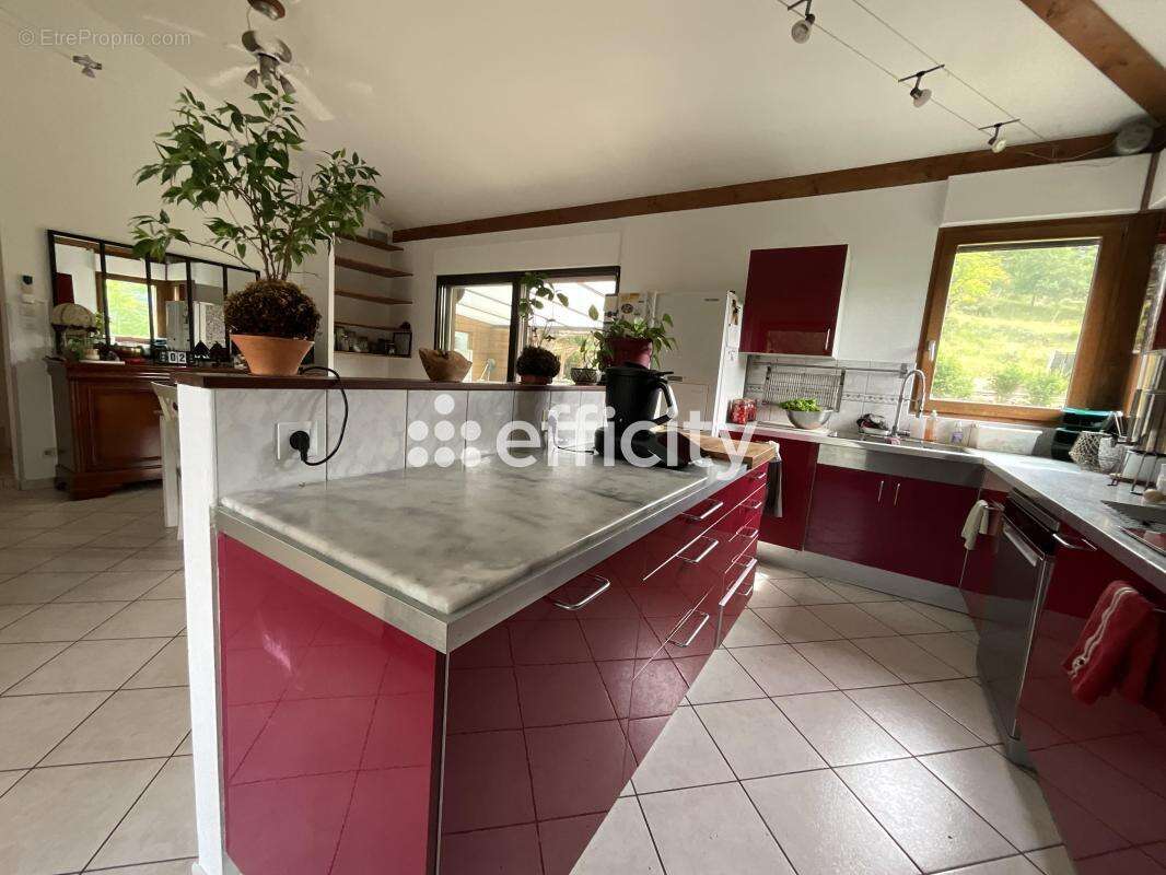 Maison 178 m² à Flaviac  - photo 8