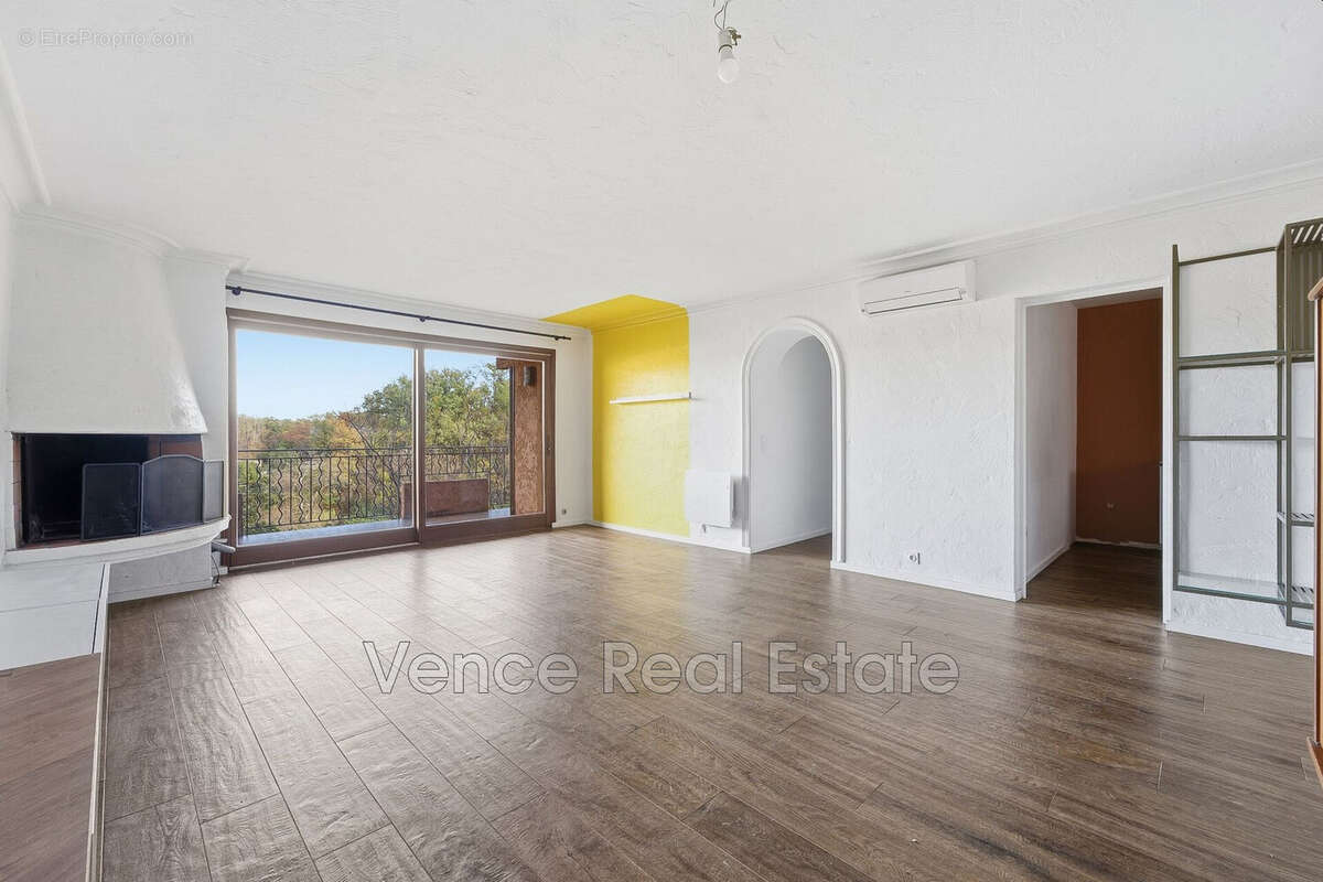 Appartement à VILLENEUVE-LOUBET