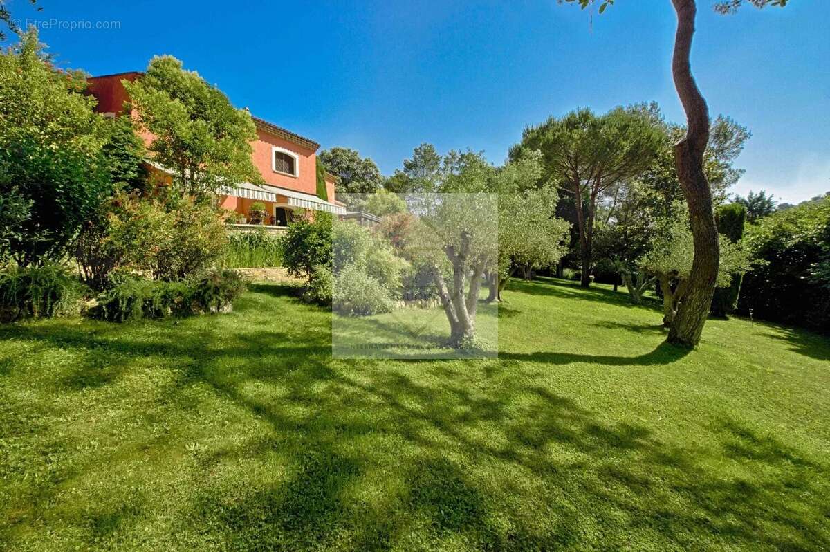 Maison à MOUGINS