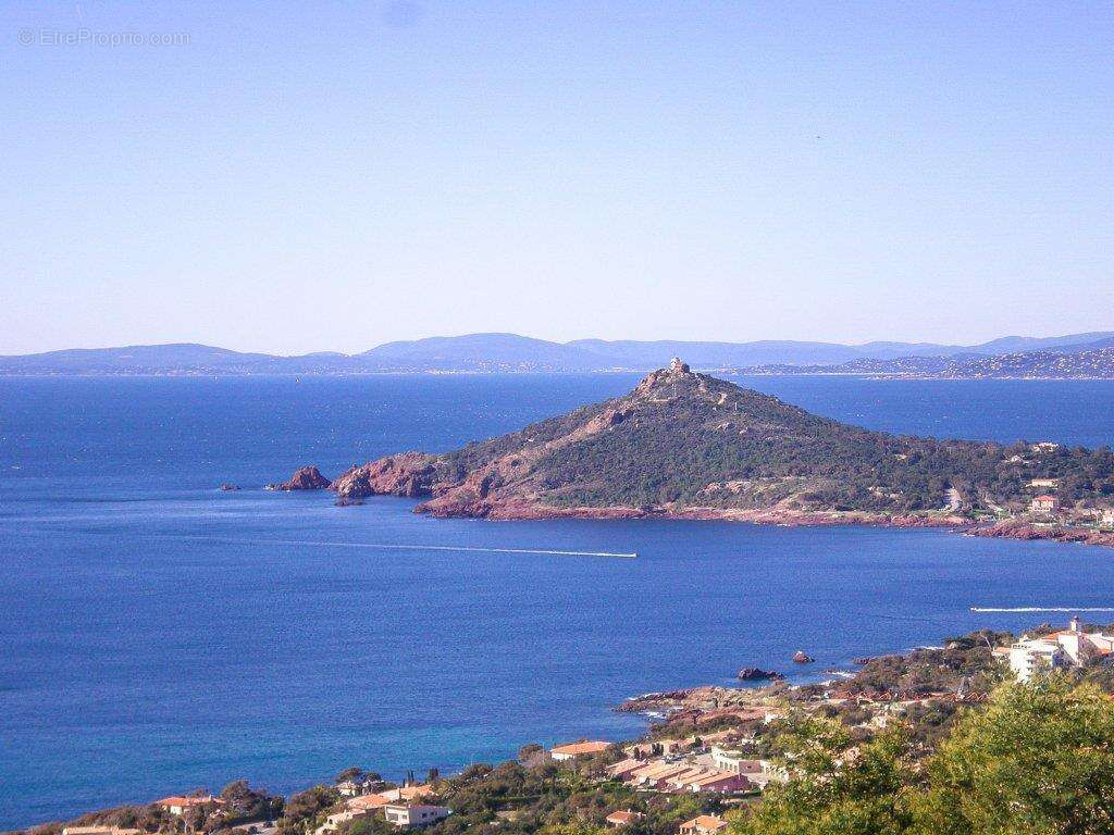 Terrain à SAINT-RAPHAEL