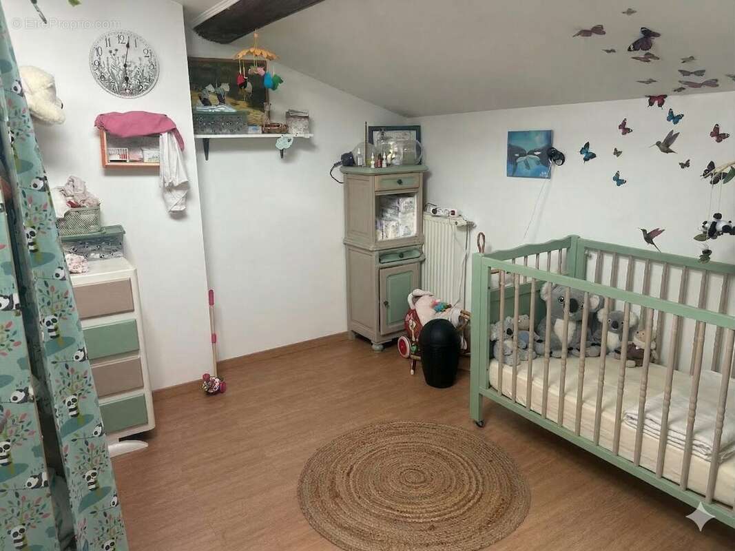 Appartement à ARS-SUR-FORMANS