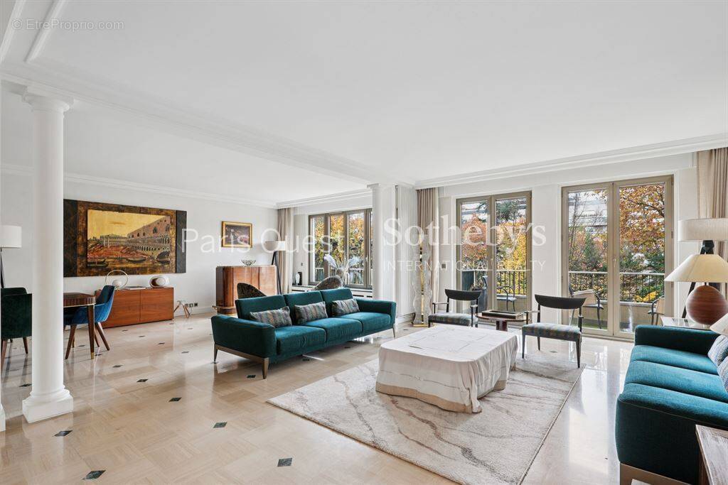 Appartement à NEUILLY-SUR-SEINE