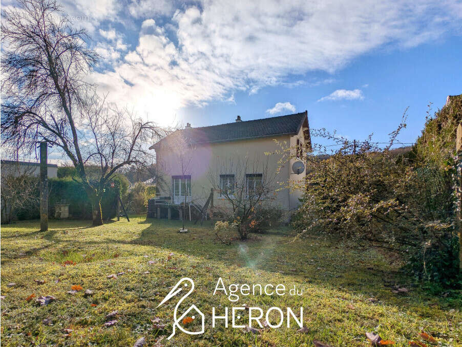Maison à SAINT-PIERRE-LES-NEMOURS
