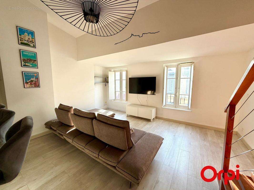 Appartement à MARSEILLE-2E