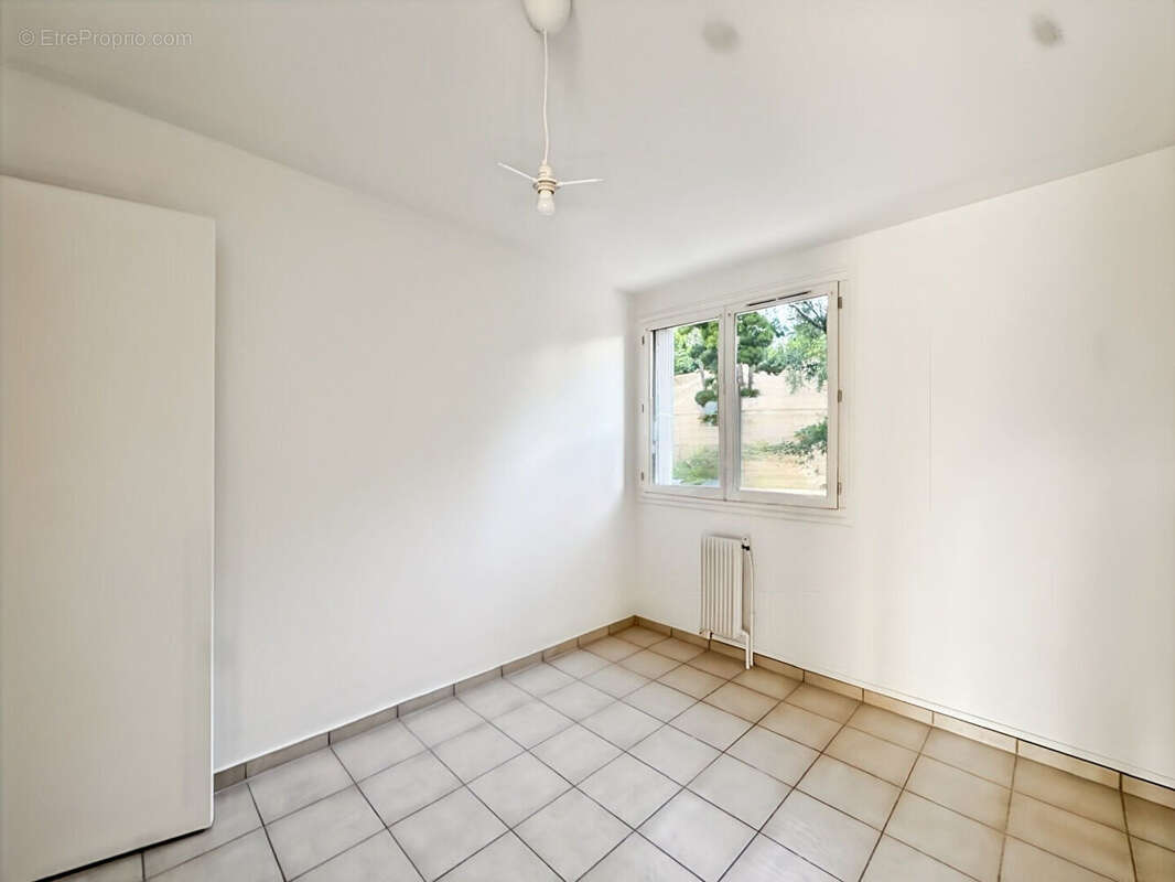 Appartement T3 54m² à vendre à Mazargues - MARSEILLE (13) 179 000 - photo 5
