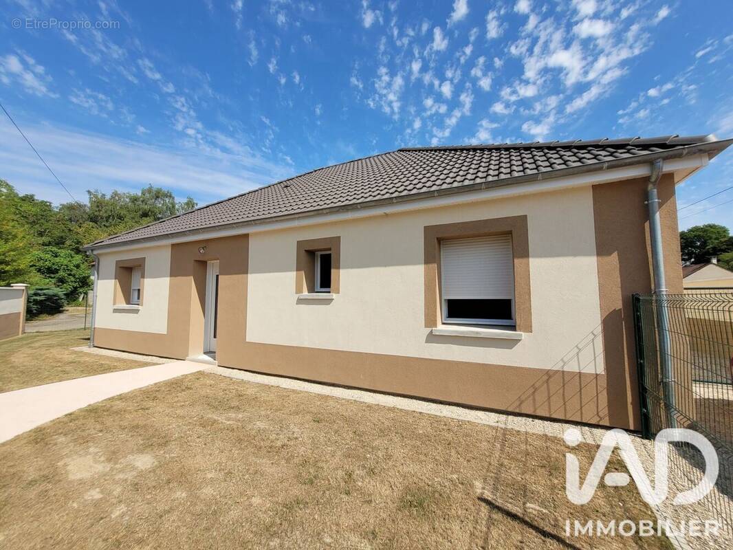 Photo 1 - Maison à COURTACON